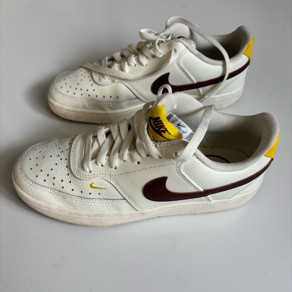 Nike Air Force 1 07 Photon Dust Red Swoosh with Yellow Detail - 8.5 - Picture 3 of 8